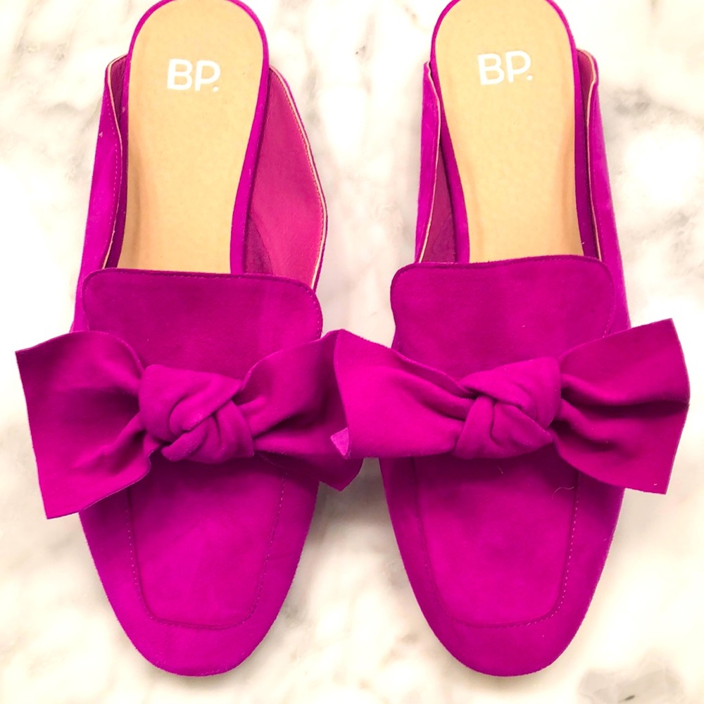 Suede Fuchsia mules with bow
